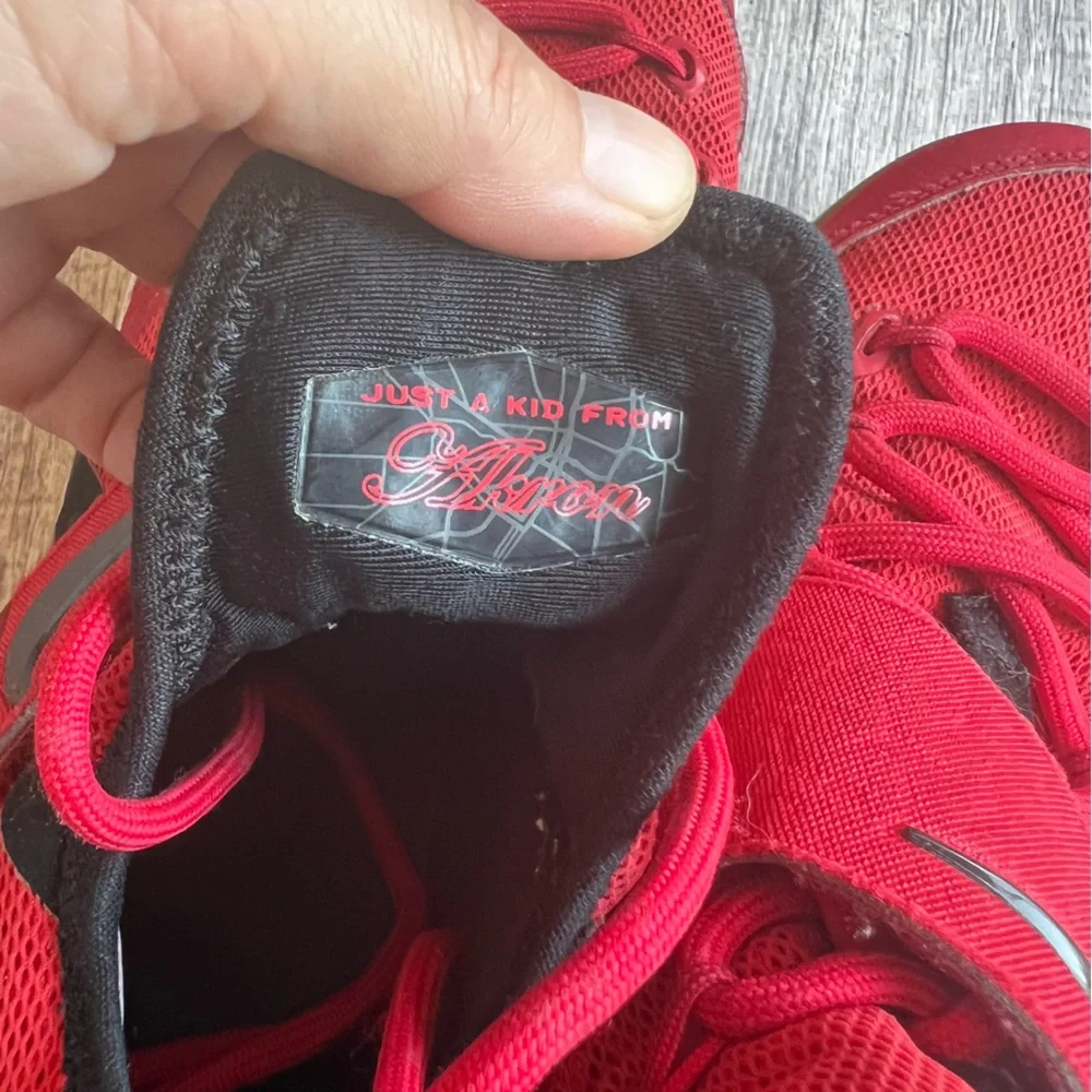 Nike LeBron Basketball Shoes Red Black Youth Size 6.5 Athletic Sneakers